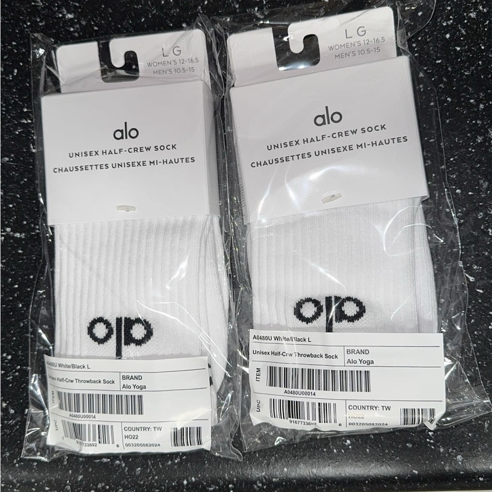Alo Unisex Half-Crew Throwback Sock